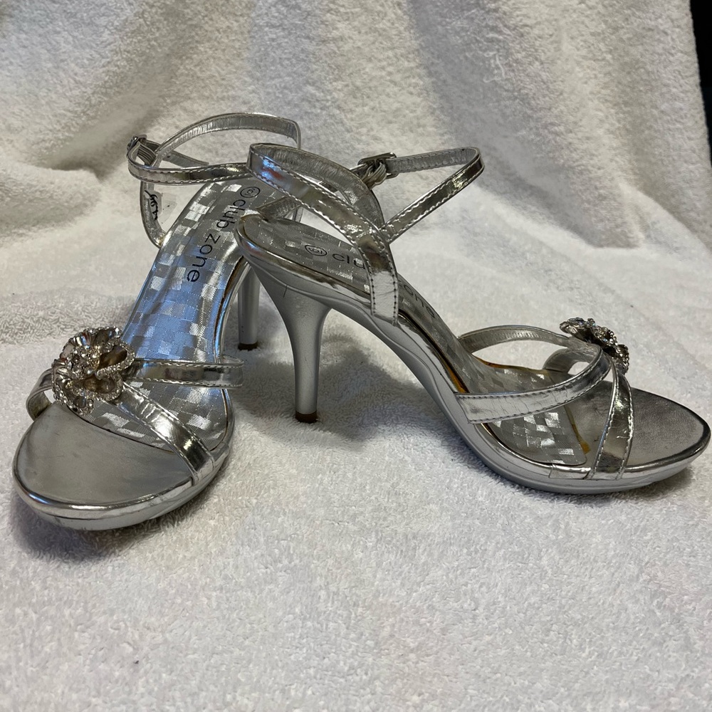 Silver Heels, size 6